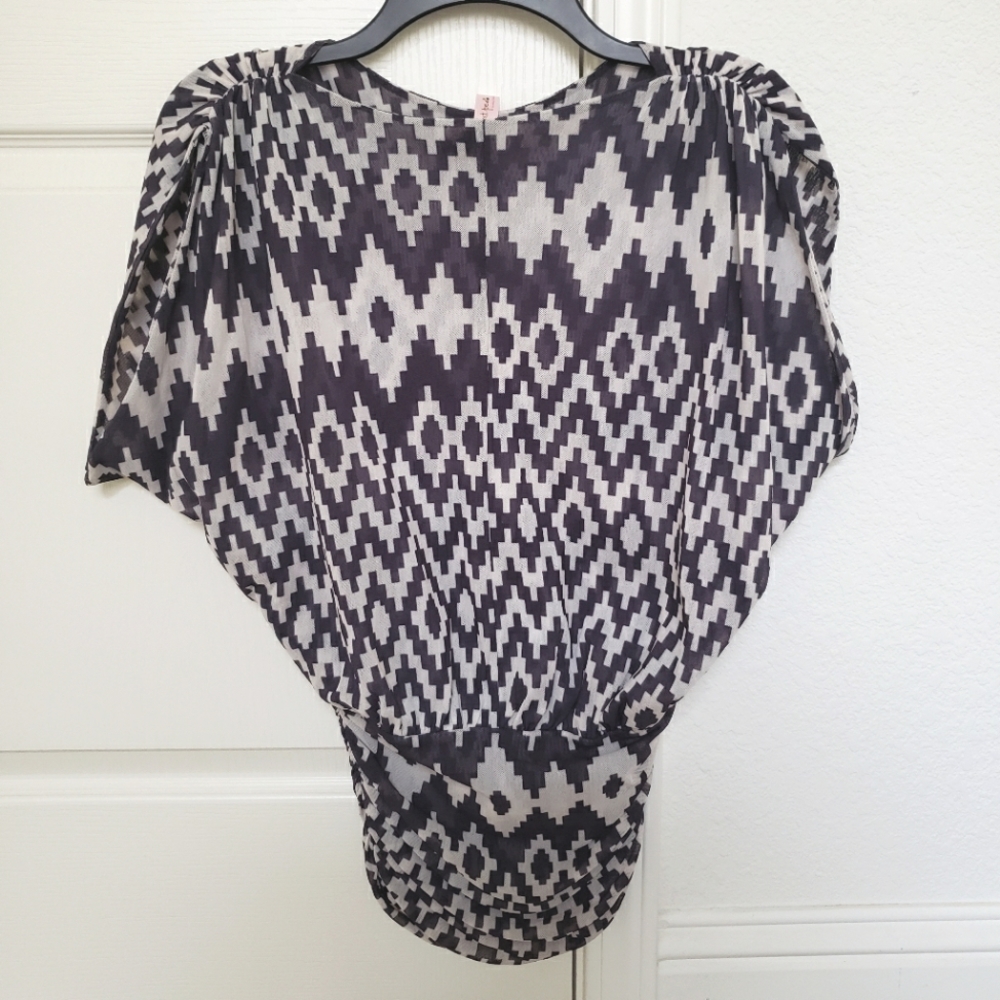 Sweet Pea geometric charcoal tunic top